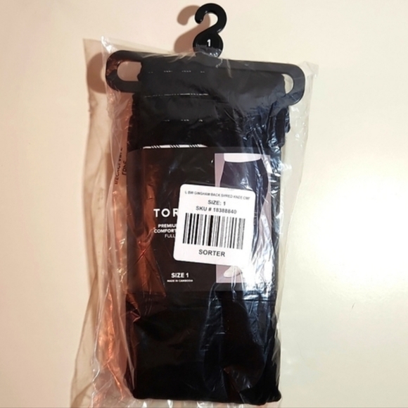 ❤️NWT VINTAGE TORRID LEGGING - SLASHED KNEE - BLACK CHECKERED UNDERLAY PLUS SIZE - Picture 9 of 13